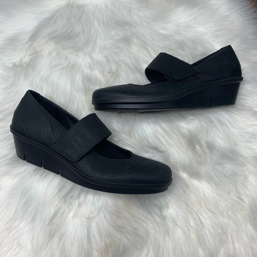 Black Women's Mary Jane Comfort Flats - Brand Unspecified